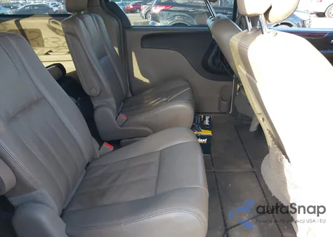 2012 Chrysler Town & Country Touring from USA, damaged, VIN 2C4RC1BG4CR303551